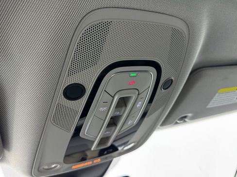 Used 2022 Audi e-tron Premium image 20