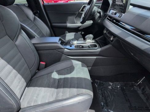 Used 2025 Mitsubishi Outlander SE FWD image 32