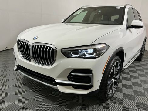 Used 2023 BMW X5 sDrive40i w/ Premium Package RWD image 2