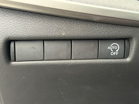 Used 2026 Nissan Kicks SV FWD image 8