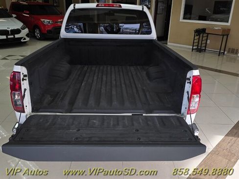 Used 2014 Nissan Frontier S image 8