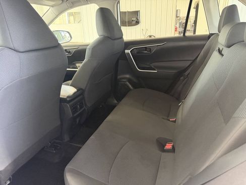 Used 2022 Toyota RAV4 LE w/ Carpet Mat Package (TMS) AWD/4WD image 21