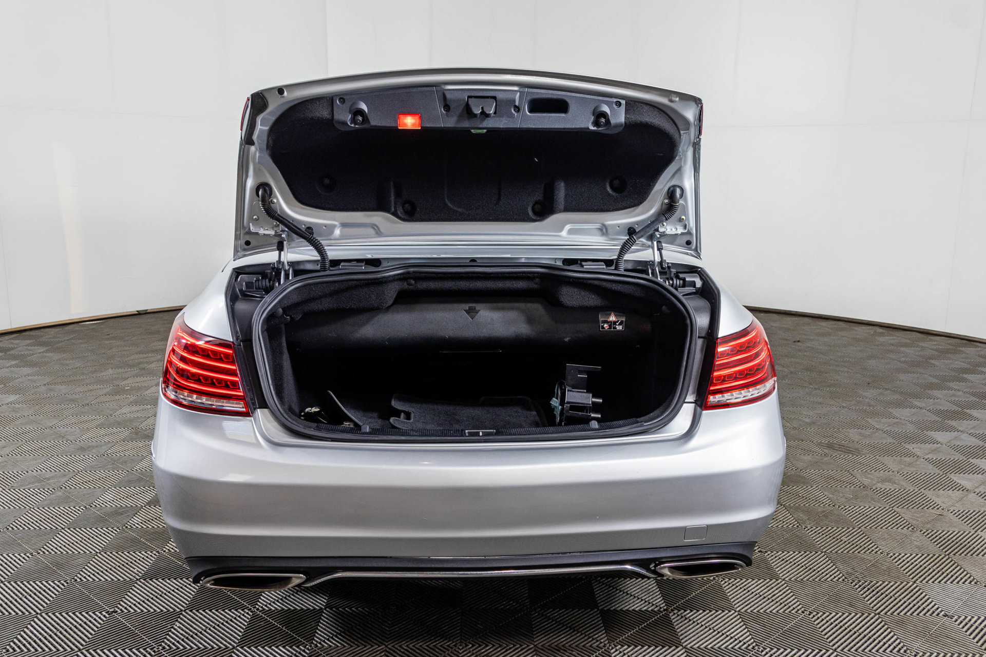 Used 2017 Mercedes-Benz E 400 Cabriolet image 41