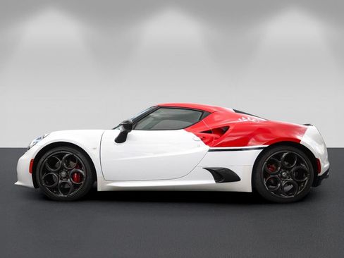 Used 2017 Alfa Romeo 4C Coupe w/ Coupe Track Package 1 RWD image 6