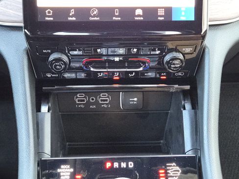 New 2025 Jeep Grand Cherokee L Summit w/ Obsidian Package image 16