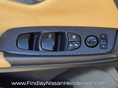 Used 2025 Nissan Sentra SV w/ SV Premium Package image 21