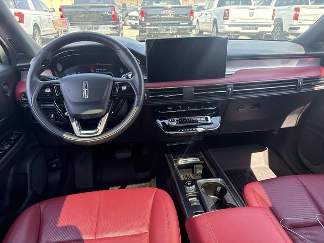 Used 2025 Lincoln Corsair Reserve w/ Equipment Group 202A AWD/4WD image 14