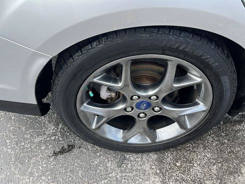 Used 2014 Ford Focus SE w/ Equipment Group 201A FWD image 23