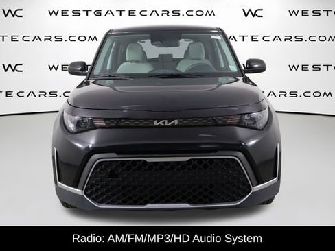 Used 2023 Kia Soul LX FWD image 2