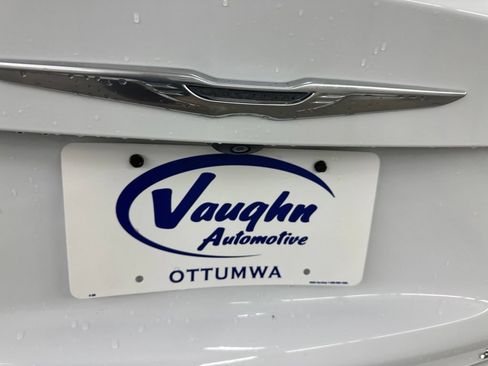 Used 2015 Chrysler 200 Limited w/ Convenience Group FWD image 16