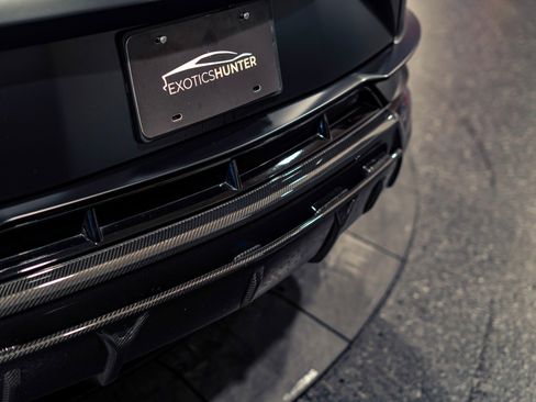Used 2023 Lamborghini Urus Performante AWD/4WD image 9