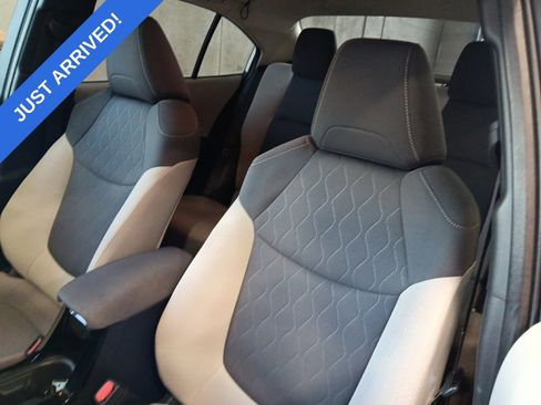 Used 2022 Toyota Corolla LE w/ LE Premium Package image 6