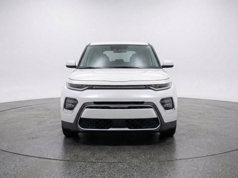 Used 2025 Kia Soul LX w/ LX Technology Package FWD image 2