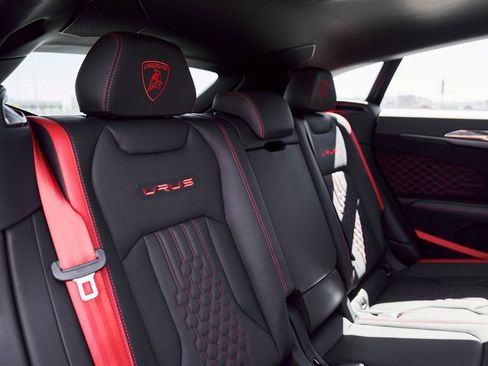 Used 2024 Lamborghini Urus Performante AWD/4WD image 55