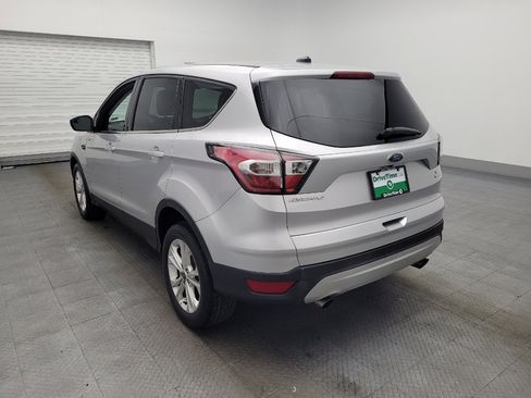 Used 2017 Ford Escape SE image 5
