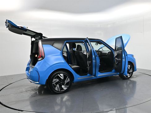 Certified 2023 Kia Soul GT-Line image 52