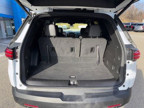 Used 2023 Chevrolet Traverse RS image 11