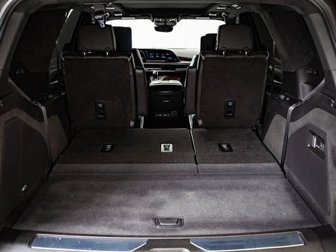 Used 2024 Cadillac Escalade Sport Platinum image 23