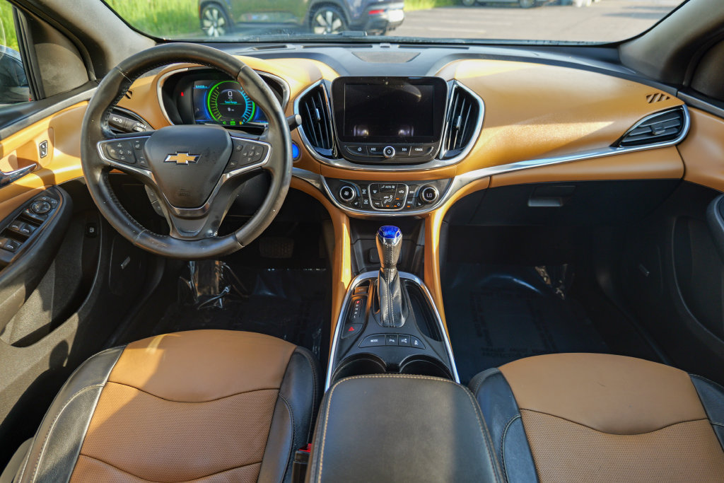 Used 2018 Chevrolet Volt Premier w/ Driver Confidence Package FWD image 40