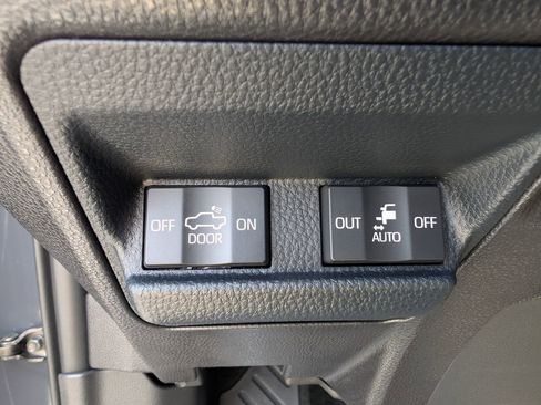 Used 2025 Toyota Tacoma Limited AWD/4WD image 21