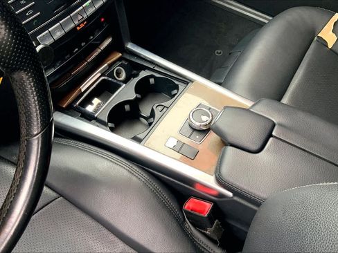 Used 2016 Mercedes-Benz E 350 Sedan image 16