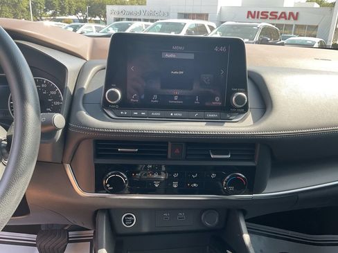 Used 2023 Nissan Rogue S FWD image 29
