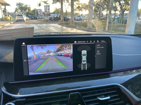 Used 2023 BMW 540i w/ M Sport Package image 9