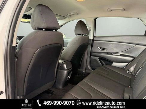 Used 2024 Hyundai Elantra SEL image 18