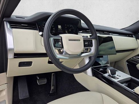 New 2026 Land Rover Range Rover Long Wheelbase SE image 3