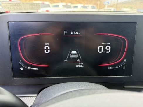 Used 2024 Kia Sportage LX AWD/4WD image 16