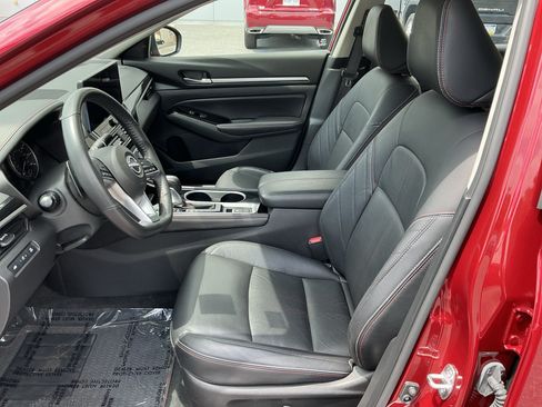 Used 2024 Nissan Altima 2.5 SR w/ SR Premium Package AWD/4WD image 10