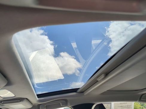 Used 2024 Toyota Prius XLE image 19