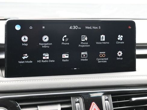 Used 2023 Genesis G70 2.0T image 16