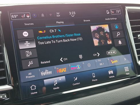 Used 2025 Chrysler Pacifica Select FWD image 17
