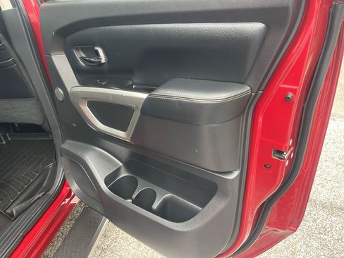 Used 2017 Nissan Titan SL AWD/4WD image 32