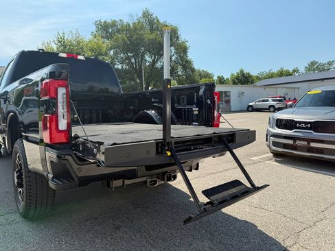 Used 2024 Ford F350 Platinum w/ FX4 Off-Road Package AWD/4WD image 12