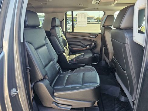 Used 2018 Chevrolet Suburban Premier AWD/4WD image 13