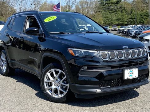 Used 2022 Jeep Compass Latitude w/ Sun and Sound Group image 2