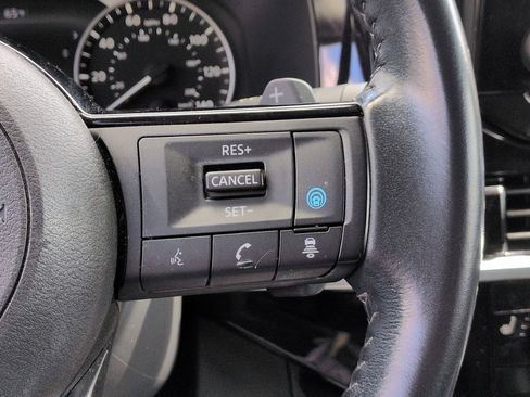 Used 2022 Nissan Pathfinder SV FWD image 19