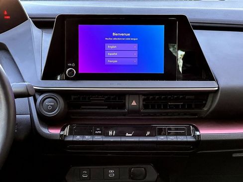 Used 2025 Toyota Prius Plug-In Hybrid FWD image 28