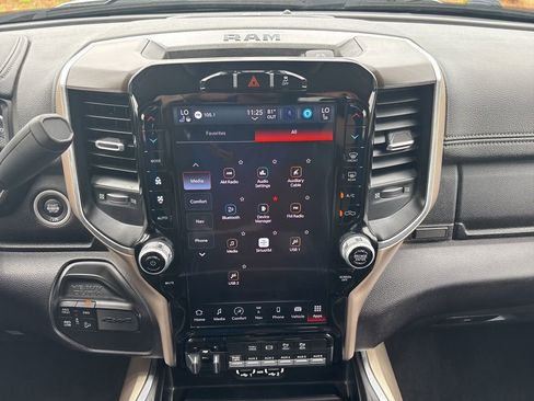 Used 2023 RAM 2500 Laramie AWD/4WD image 40