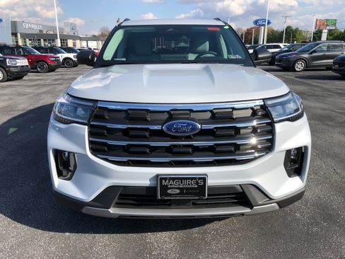 New 2026 Ford Explorer Active w/ Active Comfort Package image 8