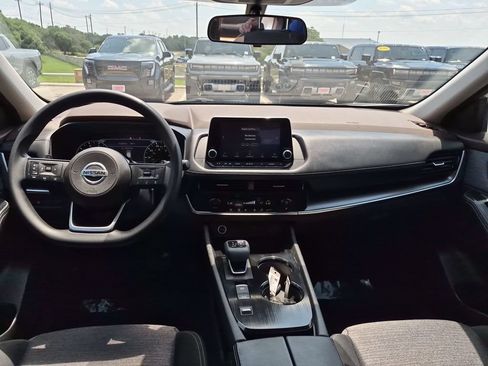 Used 2021 Nissan Rogue SV FWD image 29