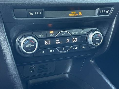 Used 2018 MAZDA MAZDA3 Grand Touring image 19