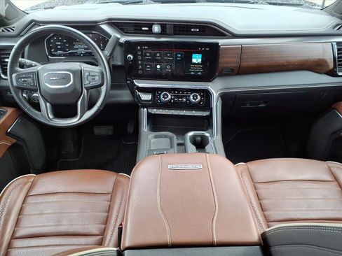 Certified 2024 GMC Sierra 2500 Denali Ultimate w/ Max Trailering Package image 17