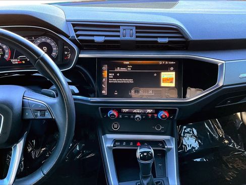 Used 2023 Audi Q3 2.0T Premium w/ Convenience Package image 6