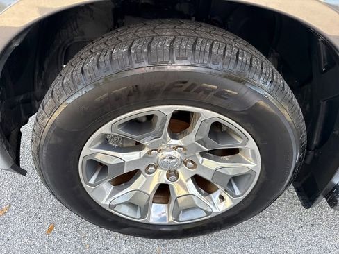 Used 2017 RAM 1500 Limited image 12