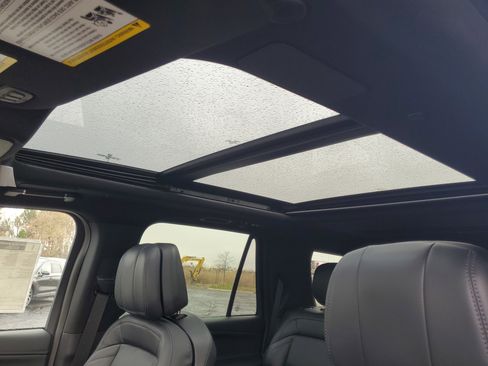 New 2025 Lincoln Navigator Reserve w/ Jet Appearance Package image 11