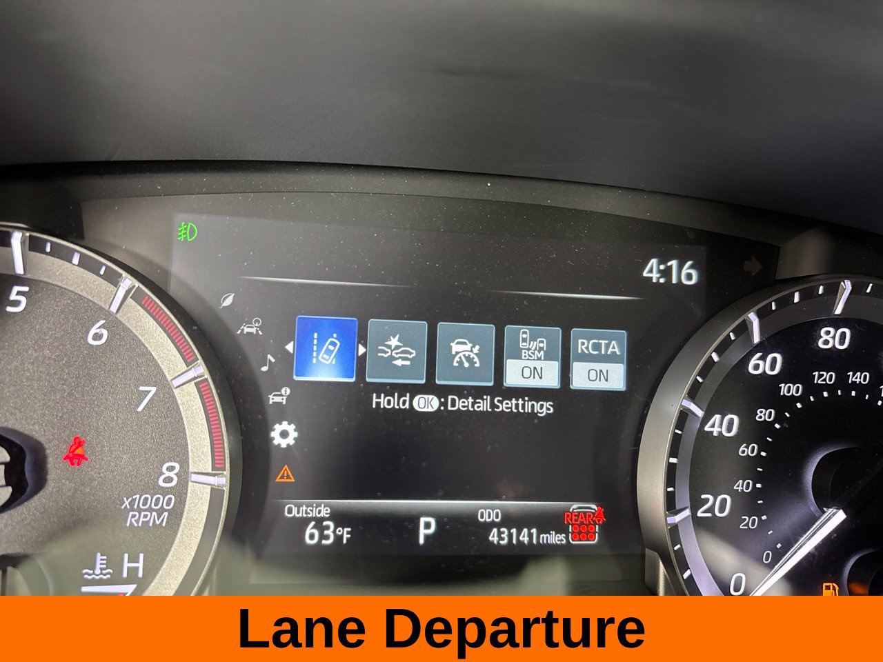 Used 2025 Toyota Highlander XLE FWD image 17