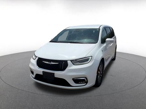Used 2022 Chrysler Pacifica Touring-L FWD image 7